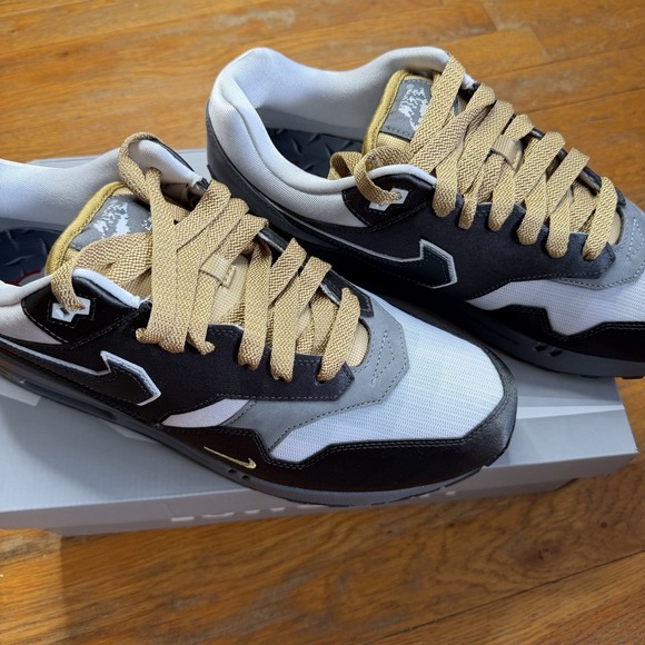 Nike Other - Nike Air Max Big Head Mode Limited-‎ sz  11.5 Golden Eye 007